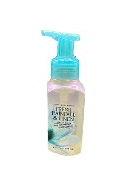 Bath & Body Works Fresh Rainfall And Linen Gentle Foaming Hand Soap 8.75 oz